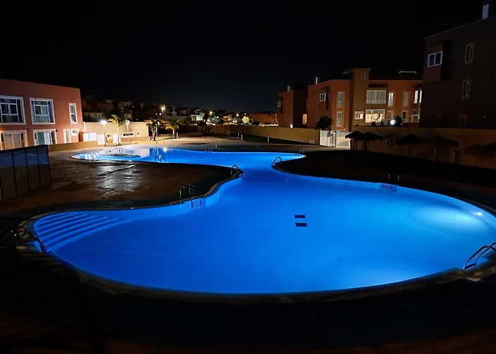 Villadunas - With Luxury Hot Tub And Tiki Roof Bar 度假居 *