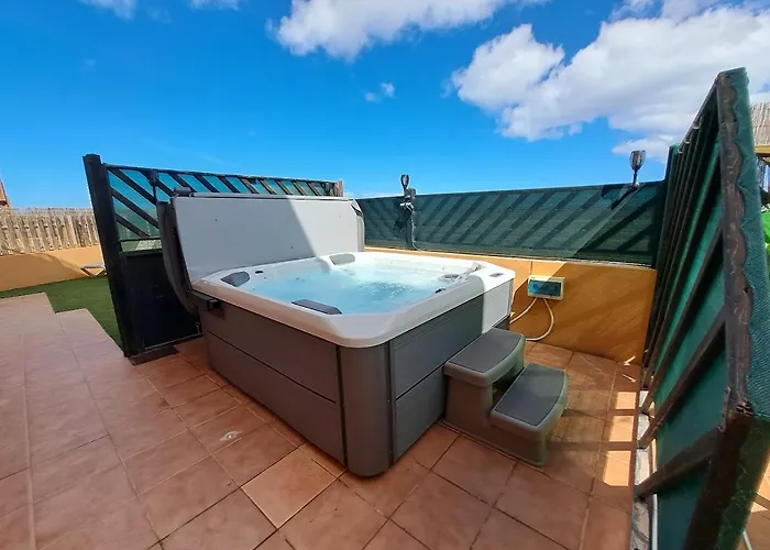Villadunas - With Luxury Hot Tub And Tiki Roof Bar * 科拉雷侯