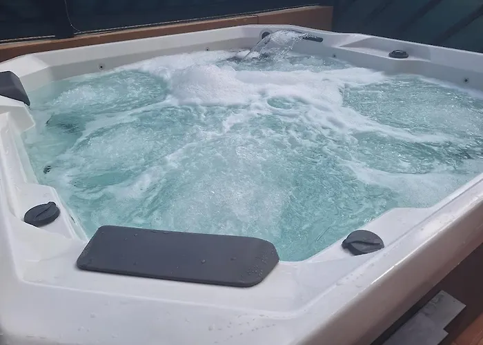 度假居 Villadunas - With Luxury Hot Tub And Tiki Roof Bar *
