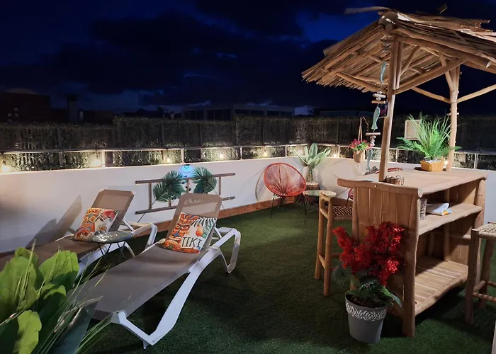 Villadunas - With Luxury Hot Tub And Tiki Roof Bar 度假居